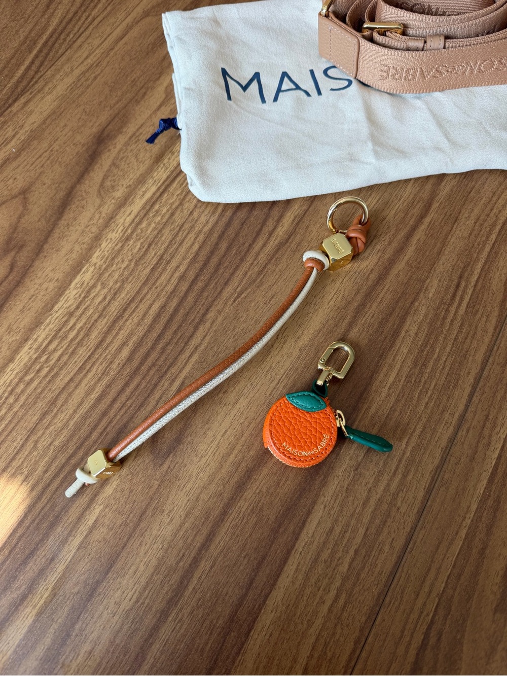 MAISON DE SABRE - Mini Saddle Bag in Sandstone Brown with Charms 🍊- BRAND NEW - Picture 2 of 12